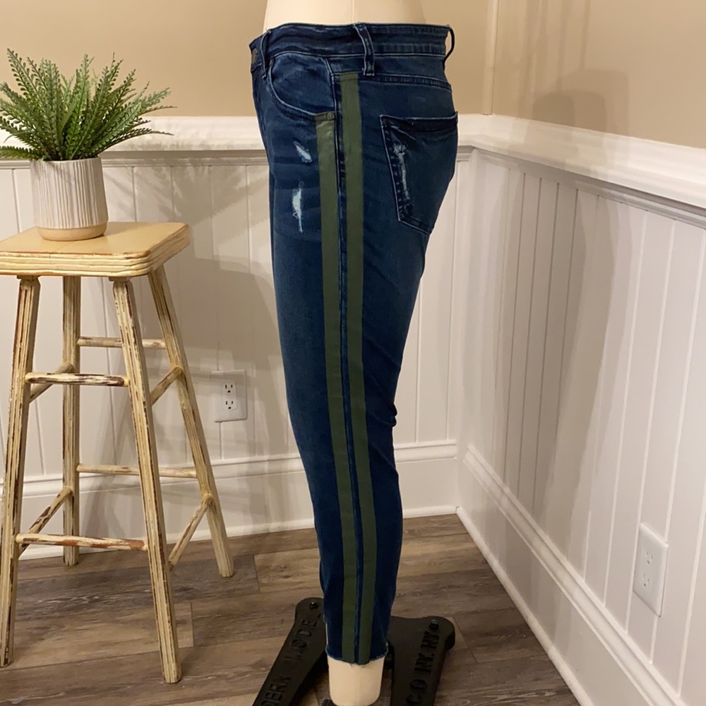 Kut from the cloth Connie high rise jeans with military green-stripe